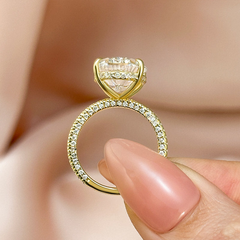 Stunning 8.0 Carat Oval Cut Simulated Diamond Ring – Sterling Silver