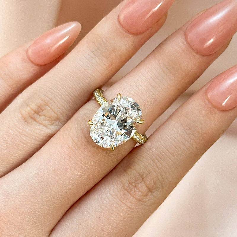 Stunning 8.0 Carat Oval Cut Simulated Diamond Ring – Sterling Silver