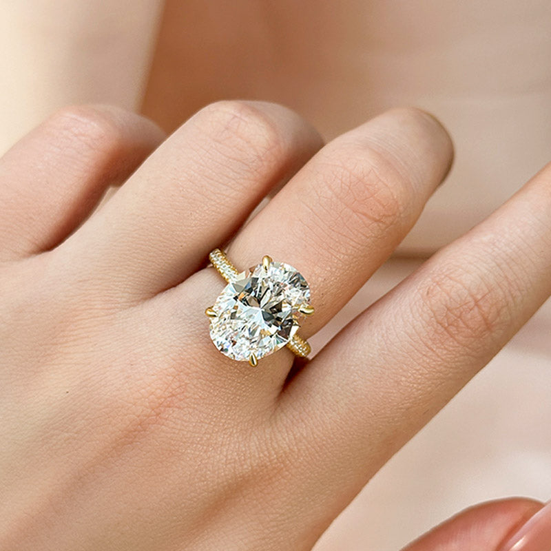 Stunning 8.0 Carat Oval Cut Simulated Diamond Ring – Sterling Silver