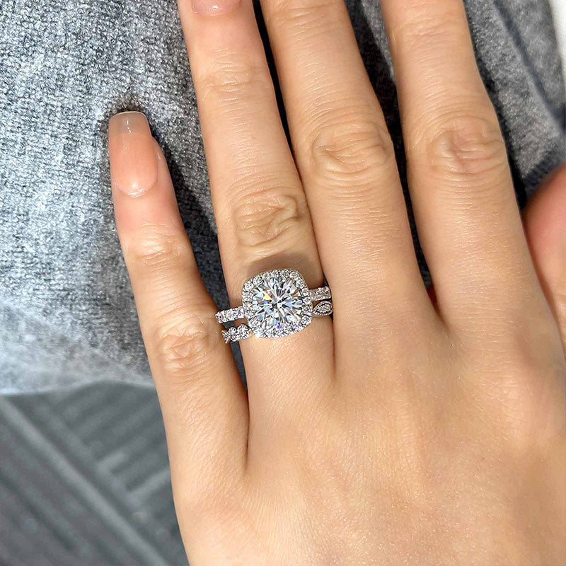 2.0Ct Round Diamond Halo Wedding Ring Set