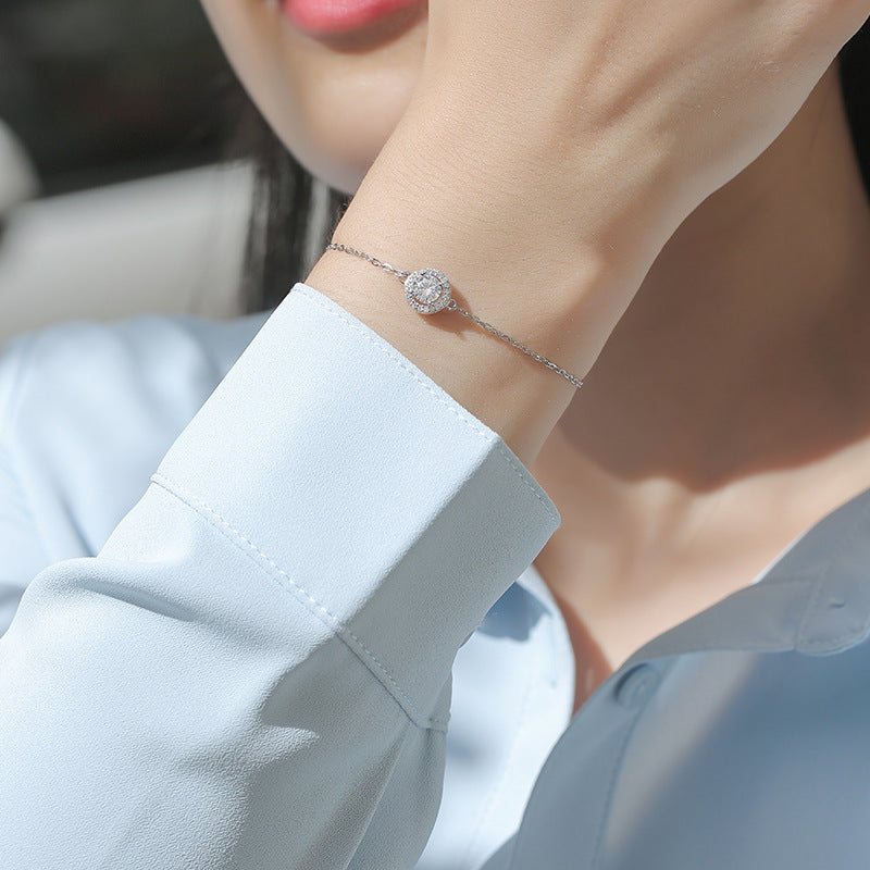 Chic Round-Cut Moissanite Bracelet with 18K White Gold