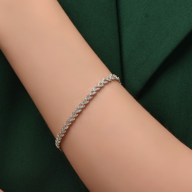 Luxurious Round-Cut Simulated Diamond Bracelet in 18K White Gold