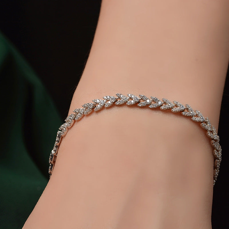 Luxurious Round-Cut Simulated Diamond Bracelet in 18K White Gold