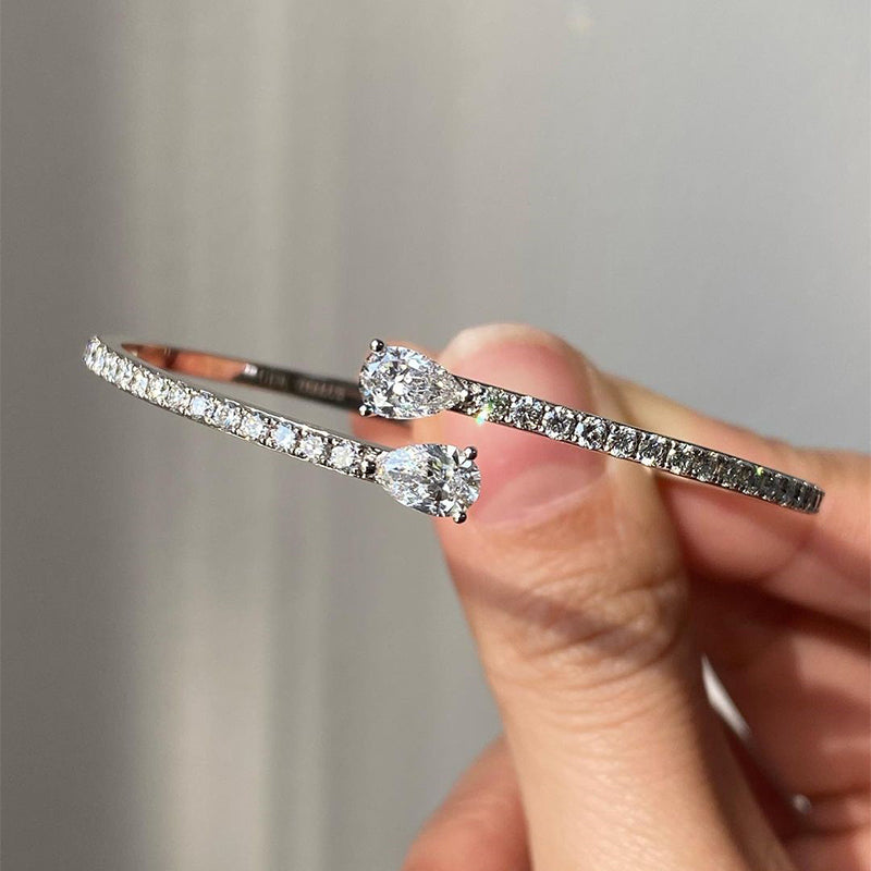 Elegant Pear-Cut Simulated Diamond Bracelet in 18K White Gold