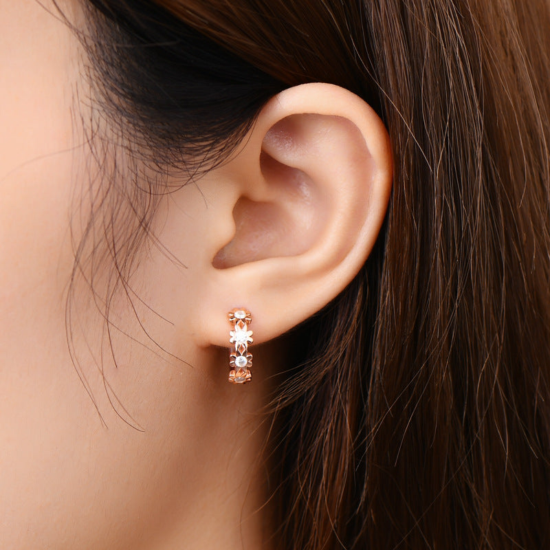 Elegant 18K Gold Moissanite Stud Earrings