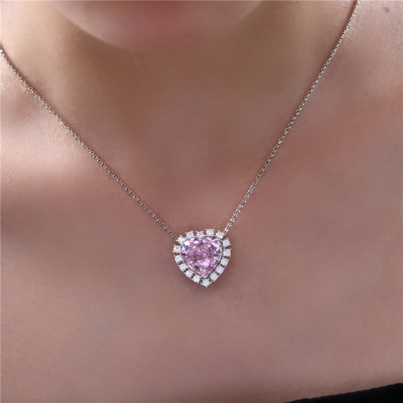 Exquisite Heart-Cut Simulated Diamond Necklace for Timeless Elegance