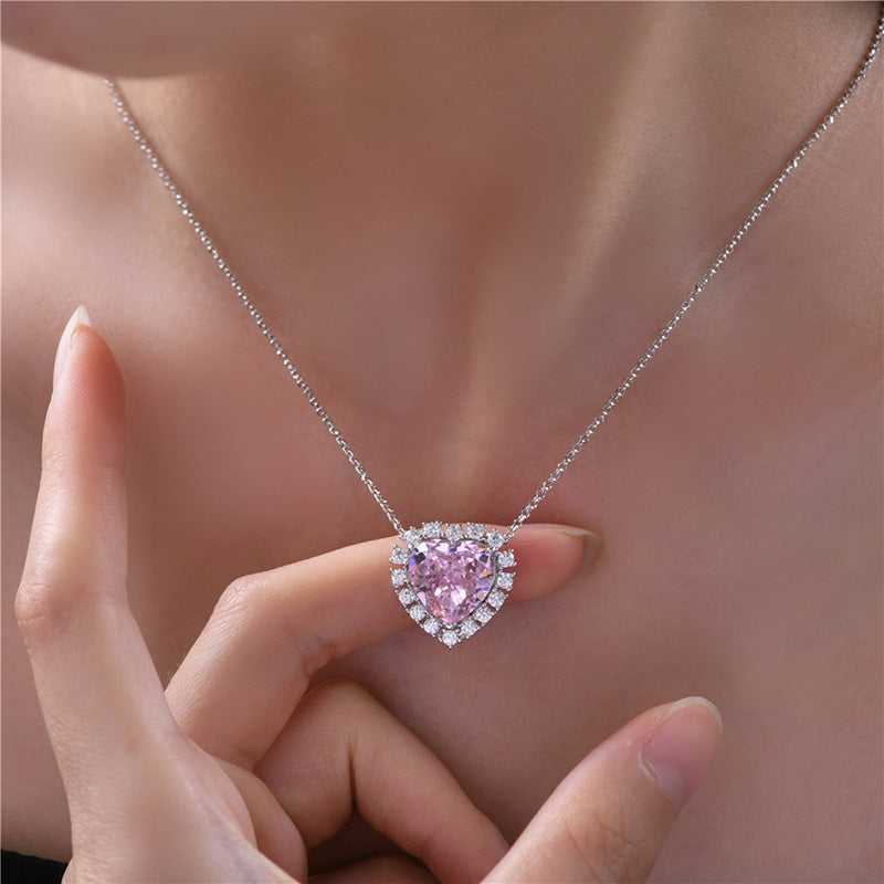 Exquisite Heart-Cut Simulated Diamond Necklace for Timeless Elegance