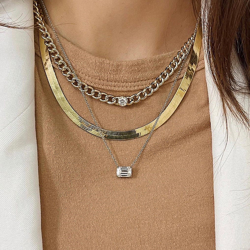 Elegant Emerald Cut Simulated Diamond Necklace in Gold