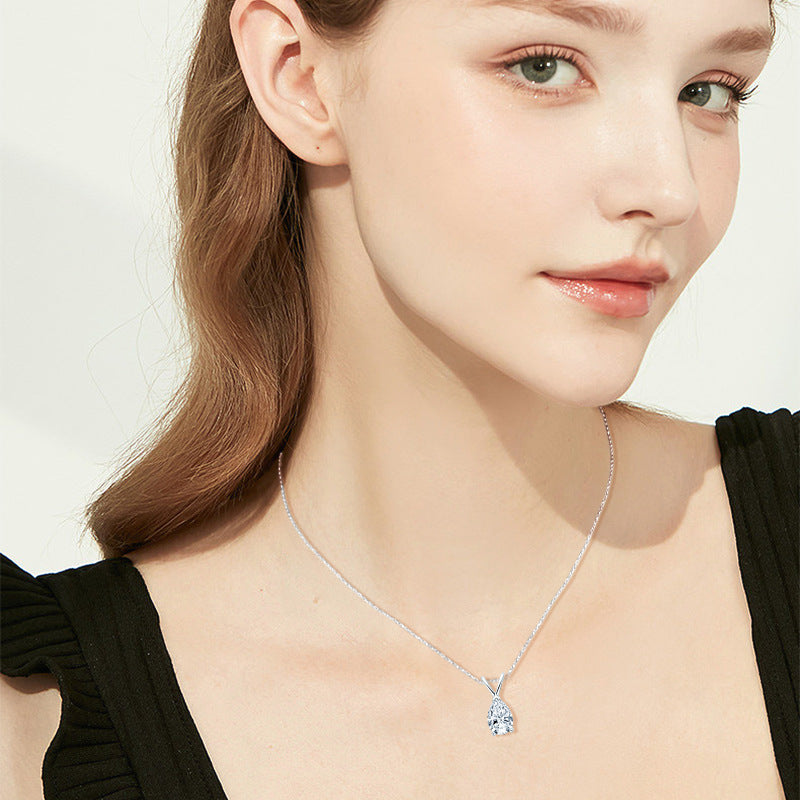 Timeless Pear-Cut Moissanite Necklace – 925 Silver, 18K Gold Plated