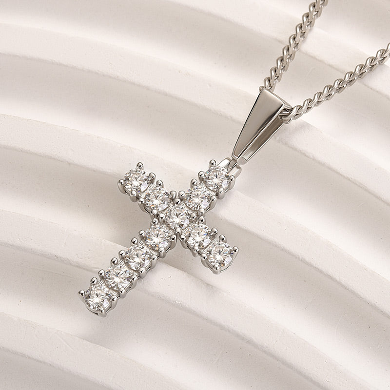 Timeless Round-Cut Moissanite Necklace – 925 Silver, 18K White Gold Plated