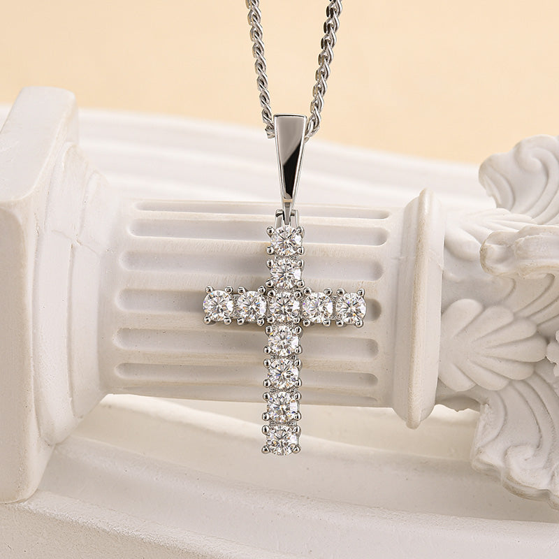 Timeless Round-Cut Moissanite Necklace – 925 Silver, 18K White Gold Plated