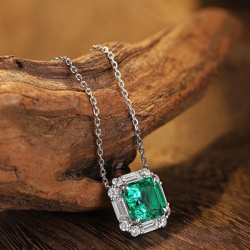 Stunning Asscher-Cut Green Diamond Necklace – 925 Silver, 18K Gold Plated