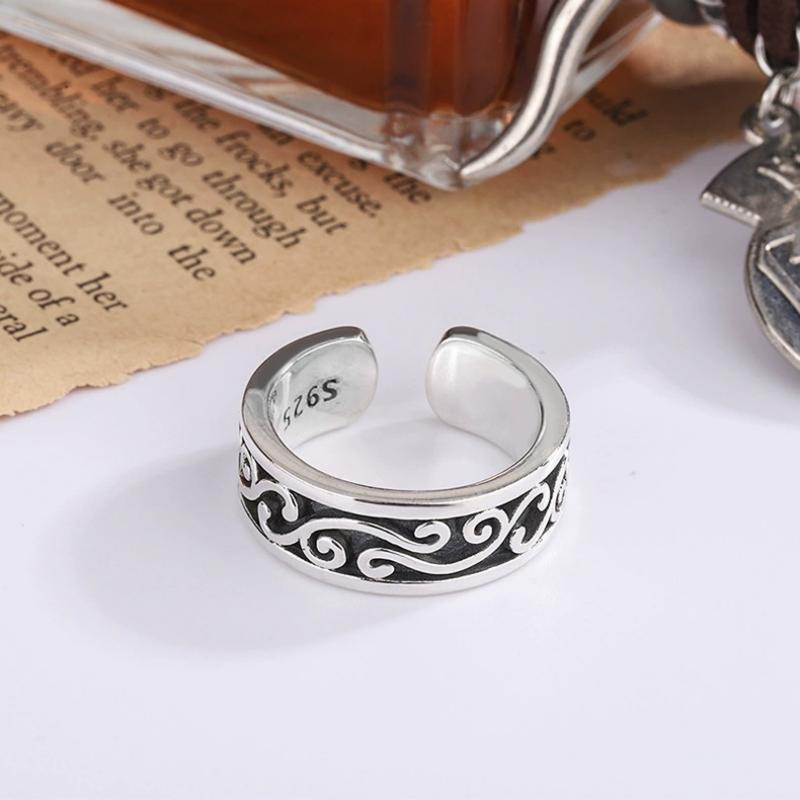 Anillo de plata de ley para hombre de 7,96 g, chapado en oro blanco y acabado rodiado.