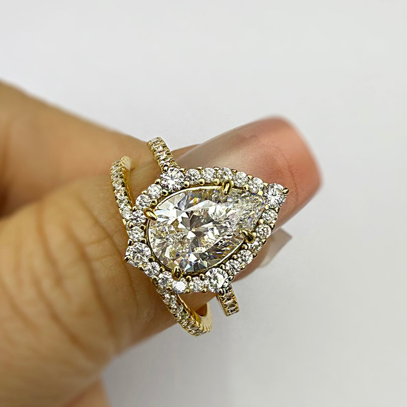 2pcs Engagement Ring Set in 925 Sterling Silver with 3.3 carat Zircon