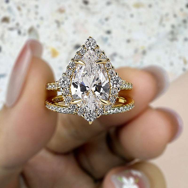 2pcs Engagement Ring Set in 925 Sterling Silver with 3.3 carat Zircon
