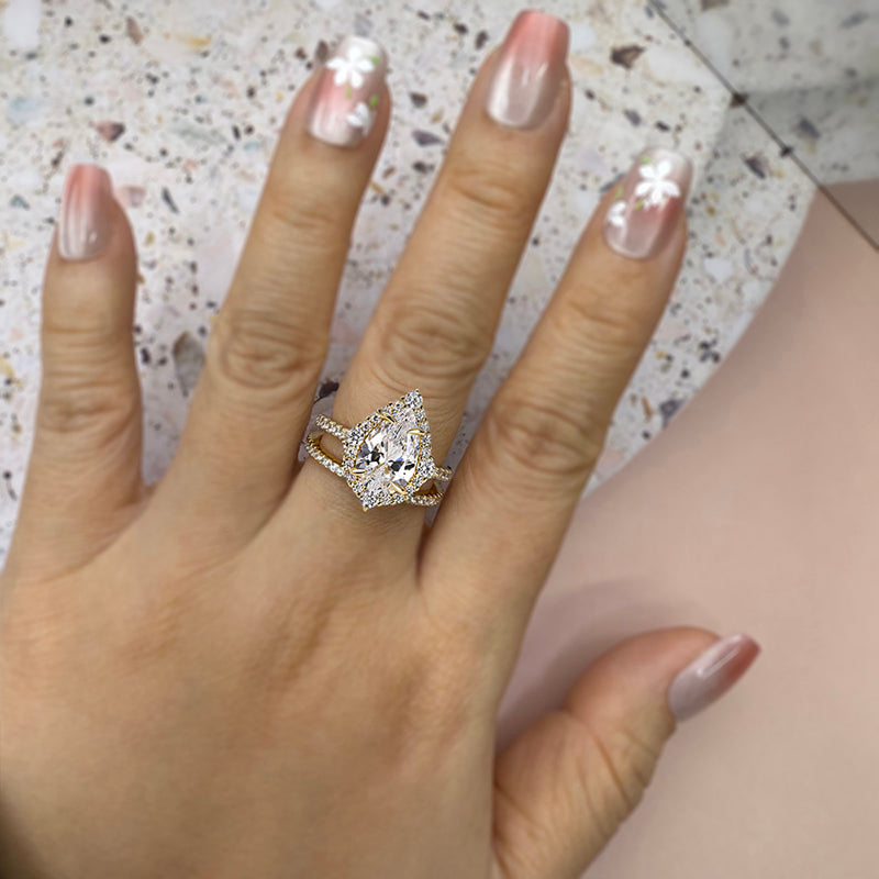 2pcs Engagement Ring Set in 925 Sterling Silver with 3.3 carat Zircon