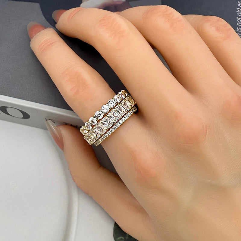 Elegant Radiant & Round Cut Simulated Diamond Wedding Ring Set in Gold