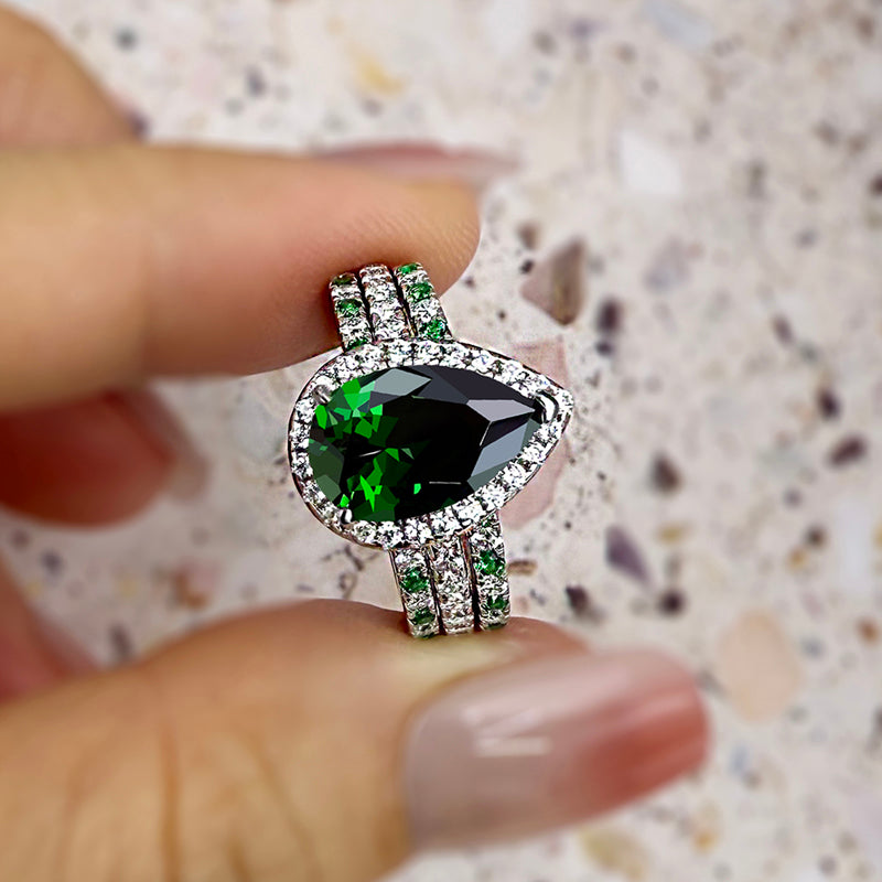 2.2Ct Emerald Green Pear Moissanite White Gold Wedding Set