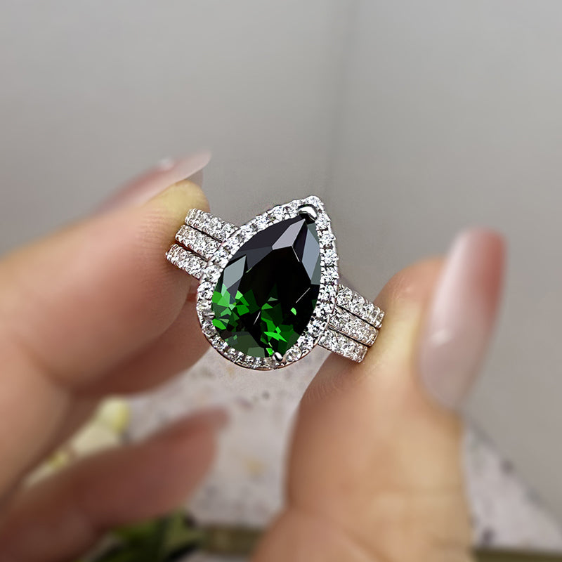 2.2 Carat Green Pear-Cut Moissanite Wedding Ring Set in Sterling Silver