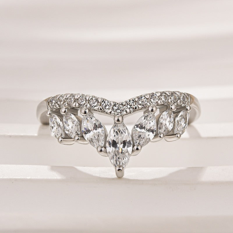 Crown-Shaped 1.8Ct Marquise & Round Diamond Wedding Band