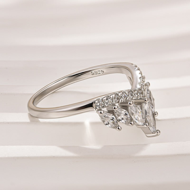 Crown-Shaped 1.8Ct Marquise & Round Diamond Wedding Band