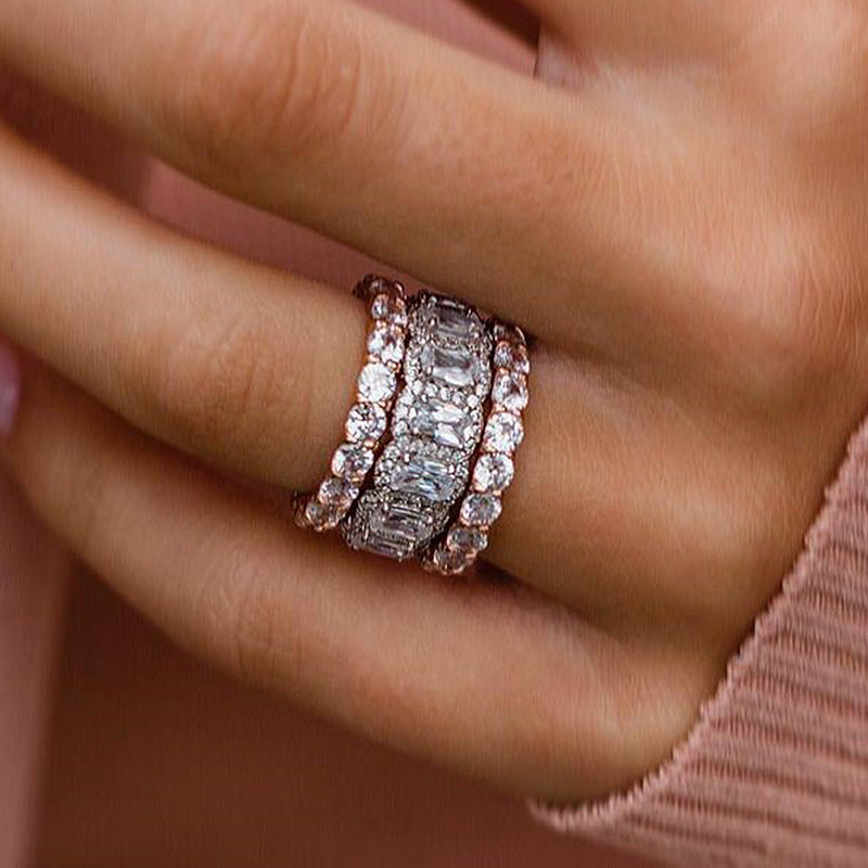 9.6ct Cushion & Round Diamond Band - Rose/White Gold
