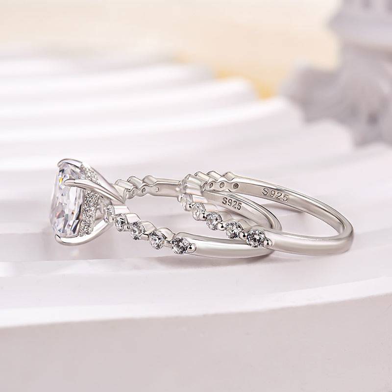 Exquisite Cushion Cut Wedding Ring Set for Women in Sterling Silver