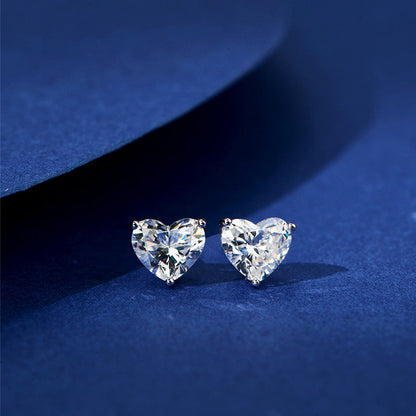 Pendientes de diamantes simulados de talla corazón de 1,25 quilates en plata de ley 