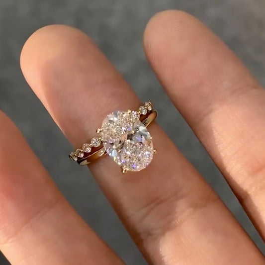 5.5CT Oval Cut Gold Diamond Ring with 0.4CT Band
