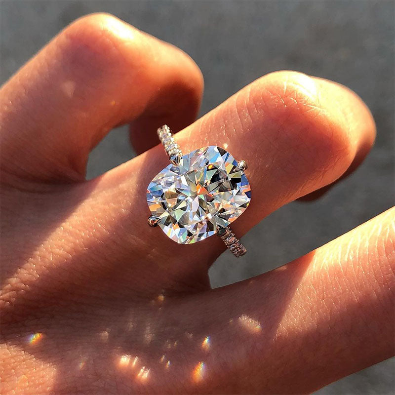 Elegant 6.0Ct Cushion Cut Simulated Diamond Engagement Ring