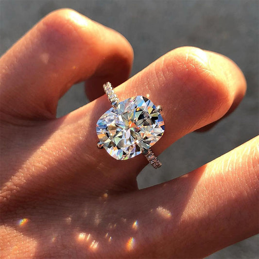 Elegant 6.0Ct Cushion Cut Simulated Diamond Engagement Ring
