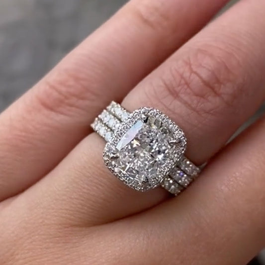 4Ct Cushion Diamond Ring with 0.5Ct Accents