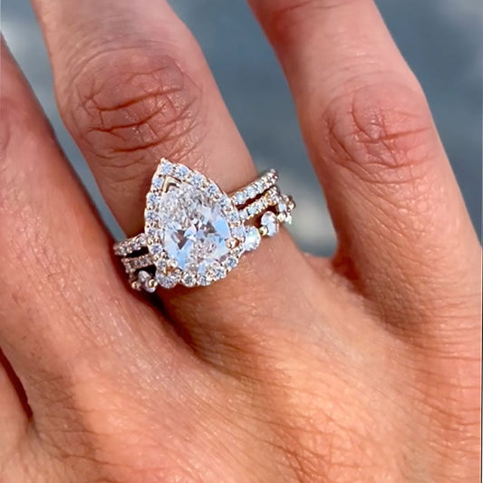 2.2Ct Pear Diamond Ring with 2Ct Round Band