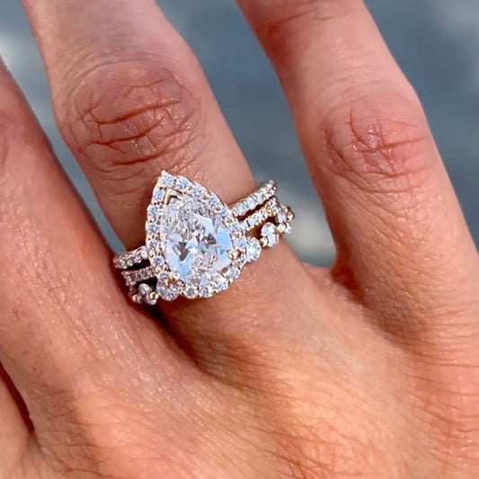 2.2Ct Pear Diamond Ring with 2Ct Round Band