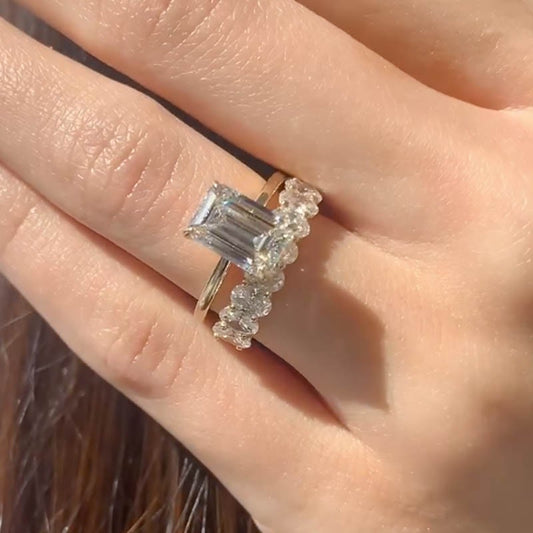 5Ct Emerald Cut Diamond Set - 18K Gold with Oval Band