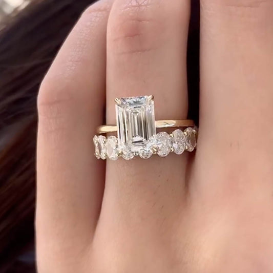 5Ct Emerald Cut Diamond Set - 18K Gold with Oval Band