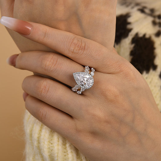 4.0CT Pear Cut Halo Diamond Ring with 2.5CT Accents