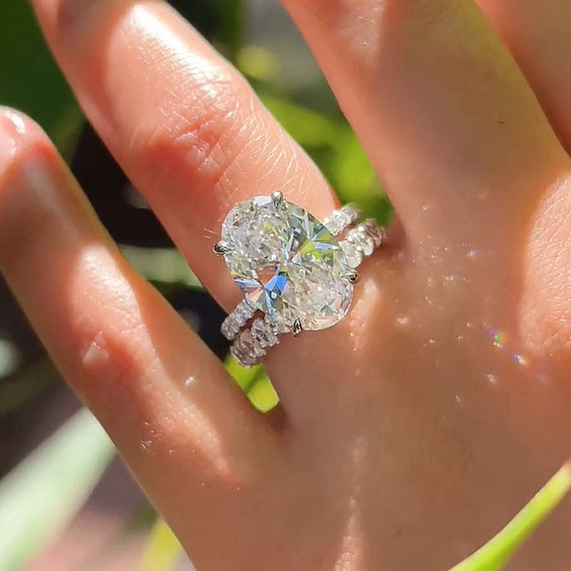8Ct Oval Simulated Diamond Ring with 3Ct Accents