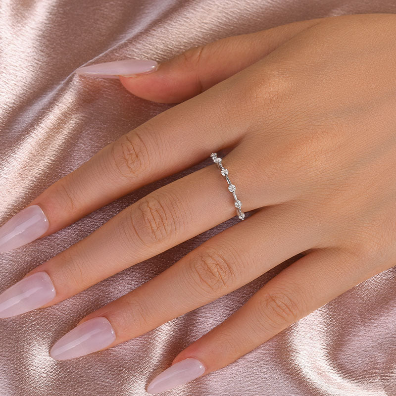 Anillo de moissanita de plata 925 bañado en oro - Piedra blanca redonda de 0,2 ct
