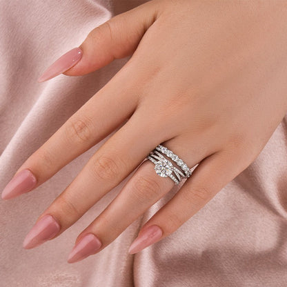 2Ct Round Moissanite Twist Band Ring 18K White Gold