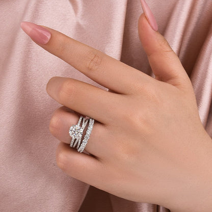 2Ct Round Moissanite Twist Band Ring 18K White Gold
