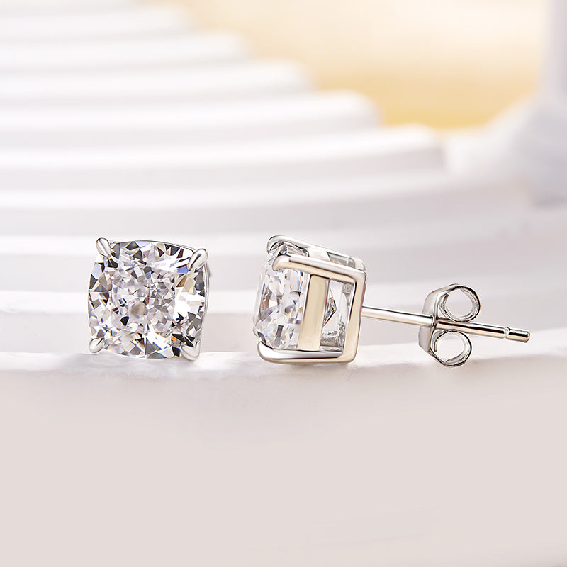 Boucles d'oreilles en argent sterling avec diamants synthétiques taille coussin 