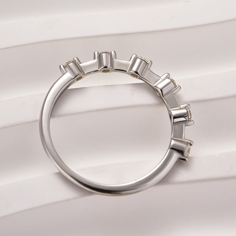 Anillo de moissanita de plata 925 bañado en oro - Piedra blanca redonda de 0,2 ct