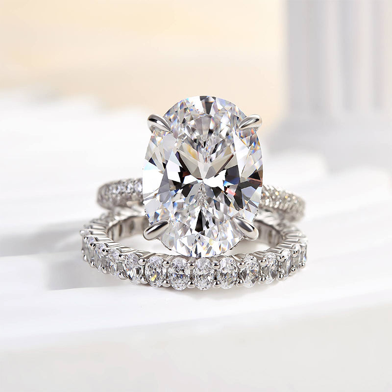 8Ct Oval Simulated Diamond Ring with 3Ct Accents