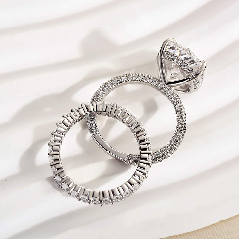 8Ct Oval Simulated Diamond Ring with 3Ct Accents