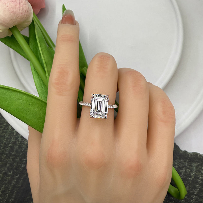 Shinning Emerald Cut Engagement Ring For Women In Sterling Silver Item no. HT014