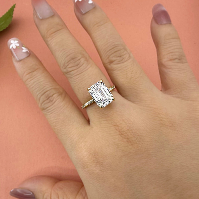 Shinning Emerald Cut Engagement Ring For Women In Sterling Silver Item no. HT014