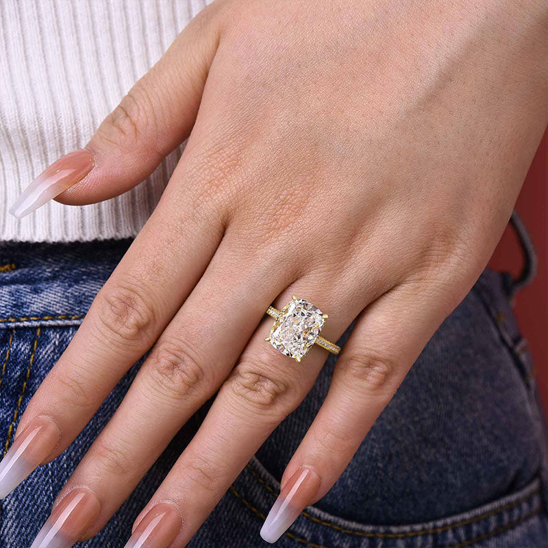 Anillo de compromiso con diamantes Sona blancos de talla cojín de 8,0 ct, chapado en oro blanco