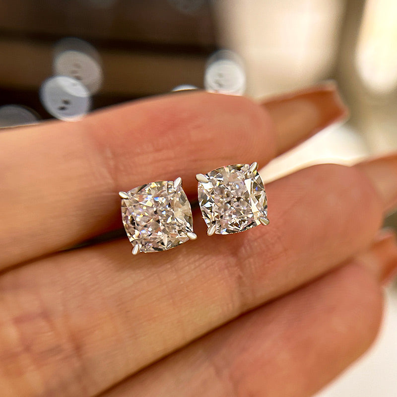Boucles d'oreilles en argent sterling avec diamants synthétiques taille coussin 