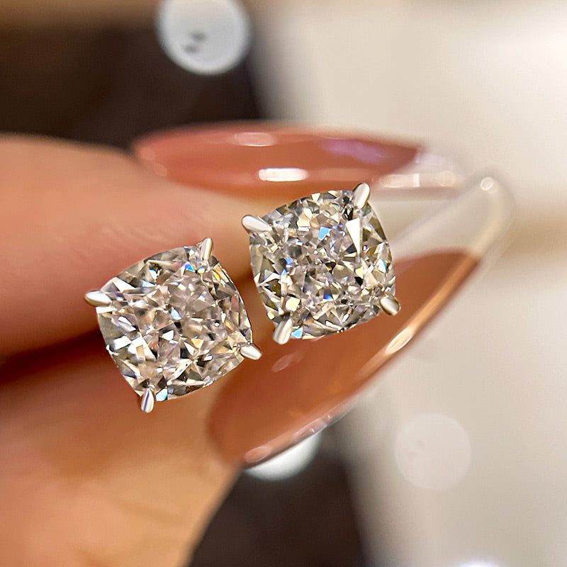 Boucles d'oreilles en argent sterling avec diamants synthétiques taille coussin 
